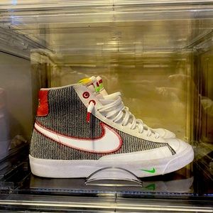 Men’s size 9 US Nike blazer ‘77